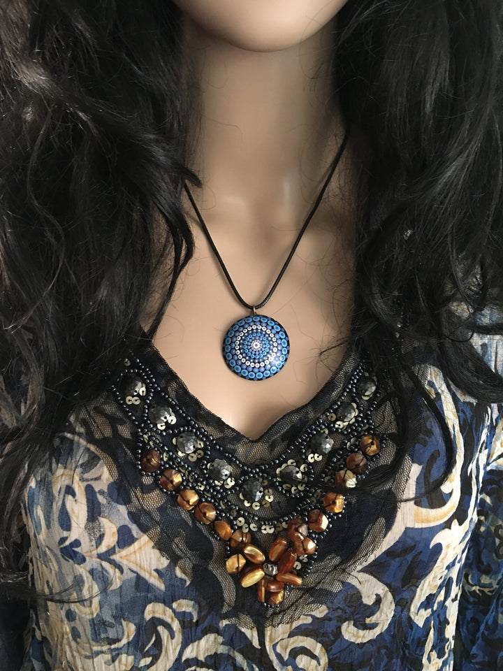 Mandala necklace in Bue and White