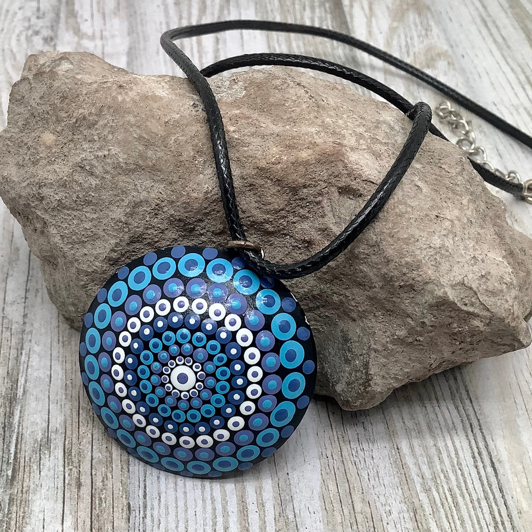 Mandala necklace in Bue and White