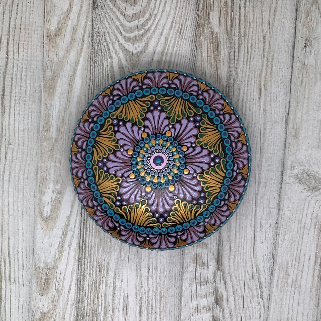 Decoratieve Steen Mandala Swooshes in roze en goud 