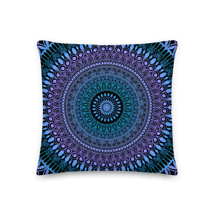 Mandala Magic: helder lavendel, blauw en roze sierkussen